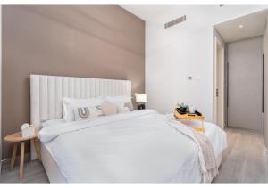 Trendy & Cozy 1BR Midtown 20 mins to Expo City by Vibel
