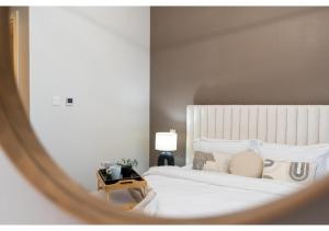 Trendy & Cozy 1BR Midtown 20 mins to Expo City by Vibel