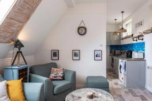 Time and Tide - Charming one bedroom seaside escape