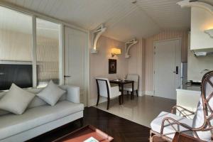 Grand Florida 1 Bedroom close to Beach - D716