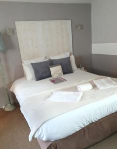 Hotels Logis Hotel Restaurant l'Auberge Normande : photos des chambres