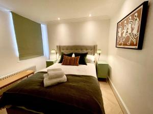2bed Kings Road Chelsea Apt, London