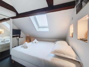 Le NID DE CIGOGNE - Calme - Neuf - CLIMATISATION - Haut de gamme - Dernier étage