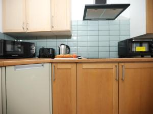 Comfortable studio apartment By N And N Stays Ltd, Peaceful Area Close to Cardiff Bay, Private Parking