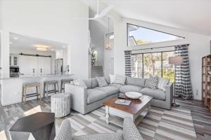 133 Dune Ln, Oceanfront, Private Pool, Free Golf, Bike or Walk to Coligny