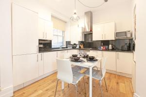 Charming Two-Bedroom Flat in Notting Hill