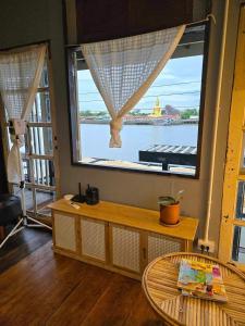 เฉื่อย โฮมสเตย์