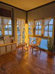 เฉื่อย โฮมสเตย์