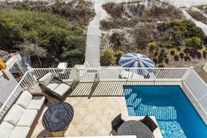 19 Singleton Beach Place- Oceanfront Home, Private Pool, Free activities included!