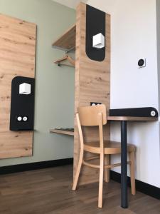 Hotels B&B HOTEL Saint-Martin-de-Crau Alpilles Camargue : photos des chambres