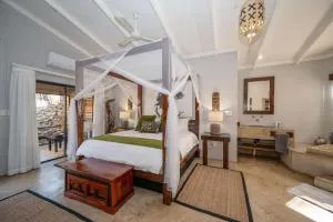 Foxy Crocodile Bush Lodge & Kruger Safari's - No Loadshedding - Marloth Park