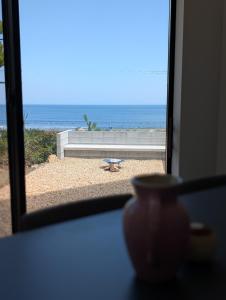 mahaloha house 新築ビーチフロント ペット同伴プラン有 ｍax8名 BBQ 海歩1分 アイランドキッチン 大型プロジェクタ 床暖房 オーシャンビューバス