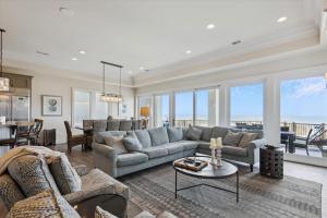 21 Singleton Beach- Oceanfront, Pool, Private Beach Access! Free Activities Included