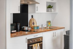 New! Media City 1BR Free WIFI