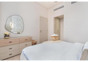 Bright and Modern 1BR Midtown Near Expo Site by Vibel