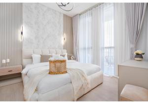 Bright and Modern 1BR Midtown Near Expo Site by Vibel