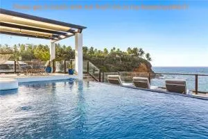 Beachfront Gem Luxury Villa with Infinity Pool - Brenas