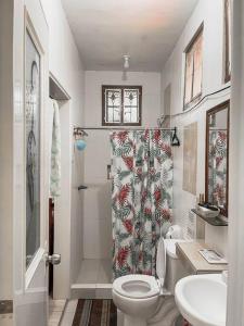 TwinkleVille Christmas-Themed Cottage