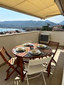 Mansarda del Gallo Attico Vista Lago con Piscina