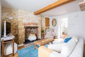 18th Century Cottage in Cirencester with Garden