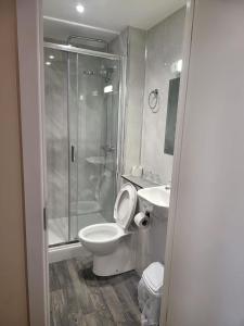 Double Room in Annex room in Coventry Hill Hotel