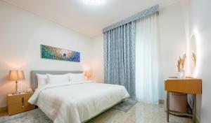 Deluxe One-Bedroom Apartment room in Al Bustan Centre & Residence