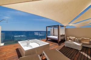 Suite with Sea View and Hot Tub - Free Spa Access room in Hotel Torre del Mar - Ibiza