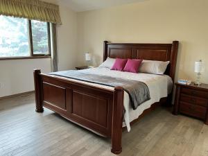 Luxury bungalow in NW Calgary