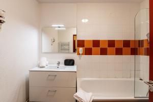 Hotels Zenitude Aparthotel Evian Les Terrasses du Lac, Ascend Collection : Appartement 2 Chambres