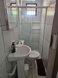 Aconchegante casa perto da praia da Enseada dos Golfinhos OBS não é Jaguaribe