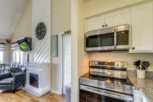 2 Mi to Ober Mountain Gatlinburg Condo with Balcony