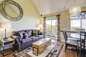 2 Mi to Ober Mountain Gatlinburg Condo with Balcony