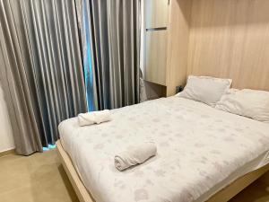 Olympus city garden sun