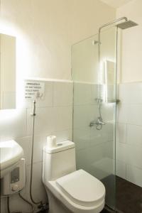 Homey and Cozey Poblacion Makati S10