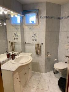 Chambre spacieuse à louer dans une maison calme avec un grand jardin