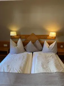 Gasthof Oberer Wirt Biburg - 艾恩灵