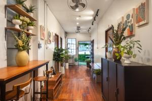 Homey and Cozey Poblacion Makati S11