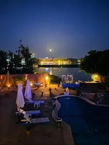 阿尔巴艾拉特酒店 - Al Aqālitah