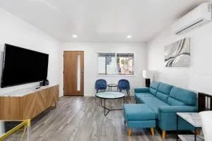 Cozy House Minutes From Downtown - 东洛杉矶