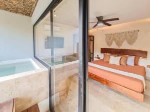 Tequila Sunrise103 plunge pool Beach Access