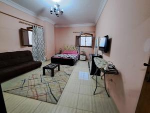 2-bedrooms Apartment with quiet sitting area in front of it