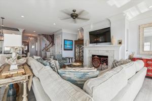 6 Terra Bella Trace- Oceanfront, Elevator, Private Pool, Roof Top, FREE Activities Included