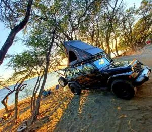 CampCar Maui Jeeps SUVs Hybrid Camper van Rentals with equipment and Travel Advice - Huelo