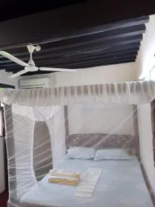 Golden House - Mapenya