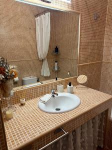 Habitación privada con balcones, centro Madrid, Malasaña