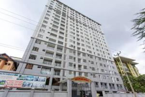 Gold park 1BR with gym and golf simulator, Kilimani