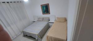 Apto em Enseada, 200 metros praia - 2 quartos com ar condicionado - 6 hospedes