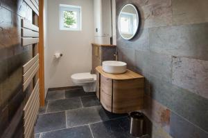 Maisons de vacances Gite La Parenthese pour 2 avec SPA et SAUNA Privatif : photos des chambres