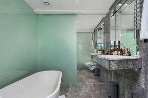 Eraya Waterfront Apartment