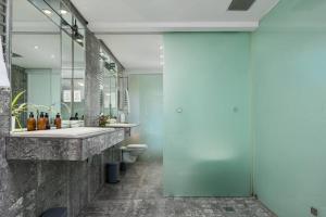 Eraya Waterfront Apartment